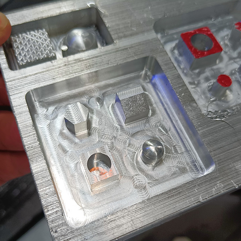 VMC866 3 Eksenli CNC freze makinesi İsteğe bağlı 4 eksenli/5 eksenli Çinli üretici makine takımı