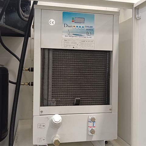 VMC1370 3 Eksenli CNC Freze Tezgahı Opsiyonel 4 eksenli/5 eksenli Çinli Üretici Takım Tezgahı