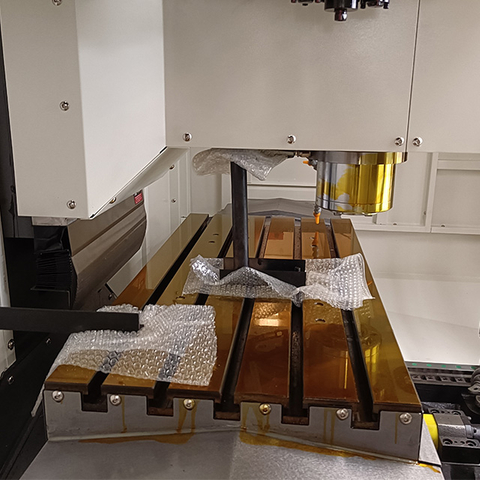 VMC650 3 Eksenli CNC freze makinesi İsteğe bağlı 4 eksenli/5 eksenli Çinli üretici takım tezgahı